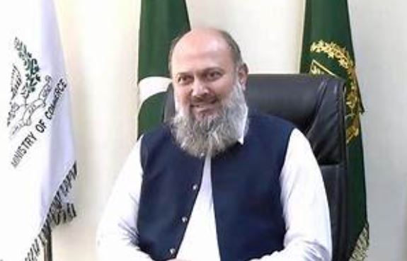 Commerce Minister holds consultation with PBC, industrial representatives on tariff reforms