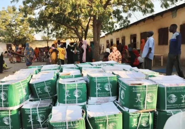 KSrelief distributes 425 food baskets in Mali