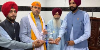 Isphanyar Bhandara visits historic Gurdwara Saragarhi in Hangu