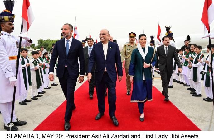 President Zardari, First lady welcome Prince Rahim Aga Khan V in Islamabad