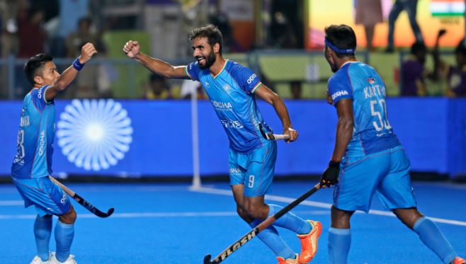 Indian lift U-18 Asian Cup Hockey trophy