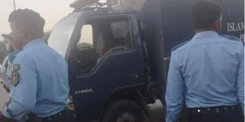 Manhunt underway after inmates escape from prison van in Rawalpindi