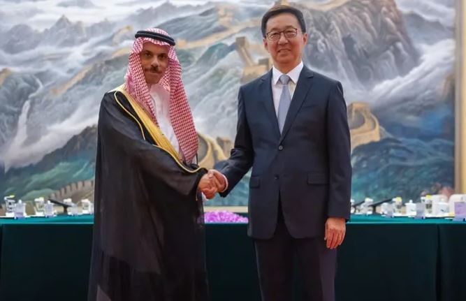 Saudi FM discusses regional, international developments with China’s VP in Beijing