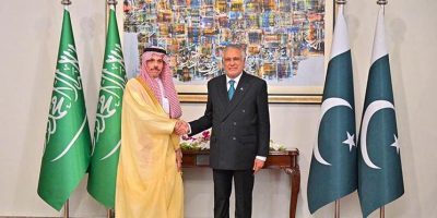 Dar speaks with Saudi FM; offers condolences over helicopter crash, reviews regional peace