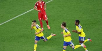 Sweden smash five past Tunisia in World Cup opener
