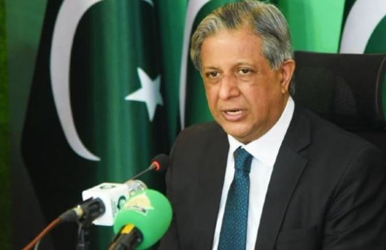 Govt pursuing efforts for release of 10 Pak hostages in Somalia