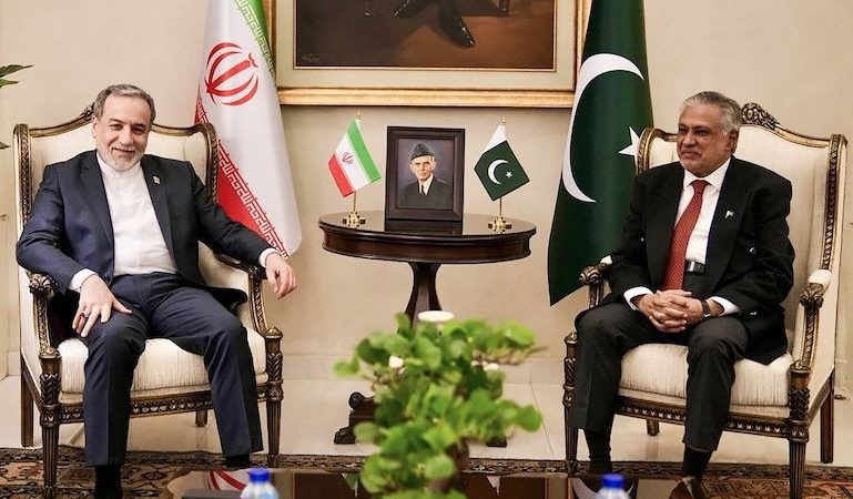 Iranian FM briefs Ishaq Dar on US ceasefire violations  