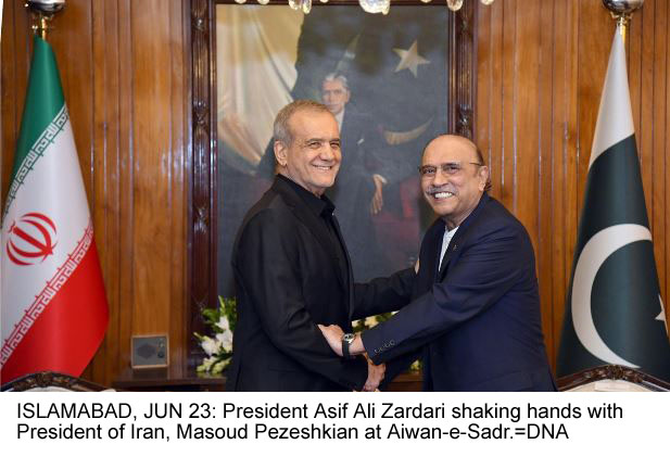 Pakistan, Iran vow to deepen bilateral ties, regional peace