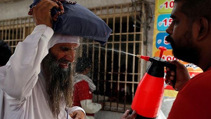 Karachi likely to sizzle as PMD issues nationwide heatwave alert from June 7 to 12