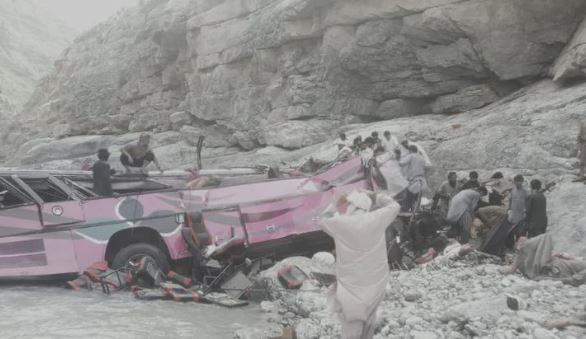 40 dead after bus plunges into ravine in Balochistan's Zhob