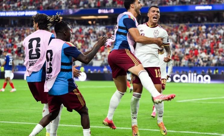 Spain advances to World Cup final with 2-0 win over France