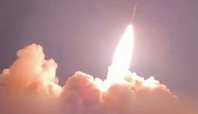 Iran launches fresh attacks after sixth day of US strikes