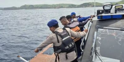 Five rescued as passenger boat sinks in Indonesia