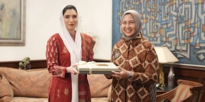 First Lady praises Indonesian envoy for investment forum success