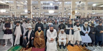 Pakistan witnesses historic display of religious unity as scholars from all schools of thought offer prayers behind one Imam