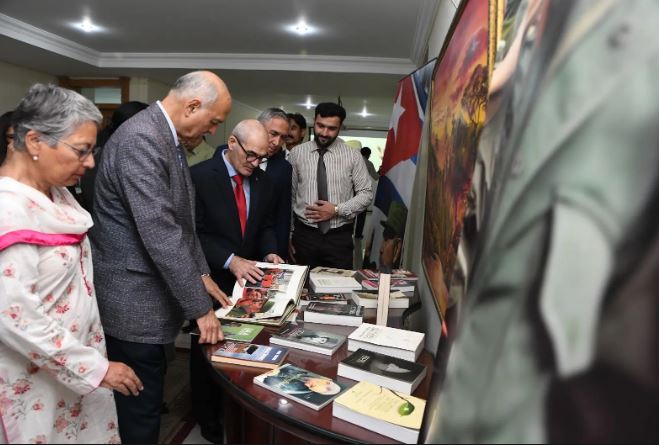 Cuban embassy holds photographic exhibition “Fidel Forever” in Capital