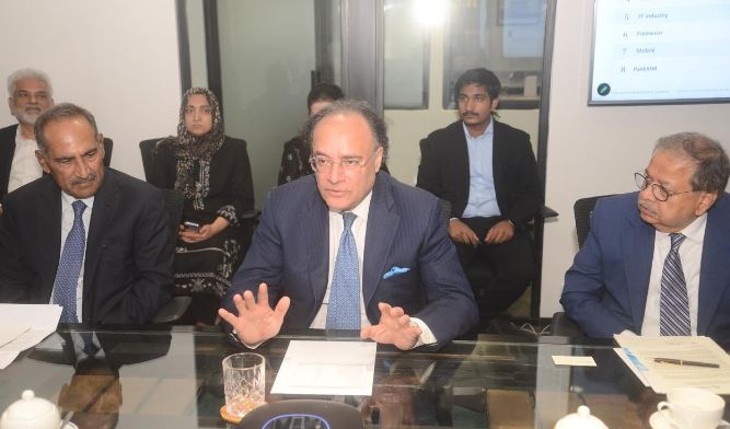 Finance minister launches early consultations for next federal budget