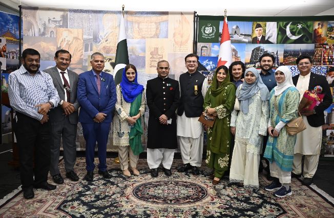 Dr. Mansoor Memon honored with Tamgha-i-Imtiaz in Toronto