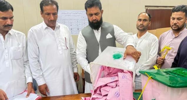 PPP leads in two constituencies, PML-N on one seat in third phase of AJK polls