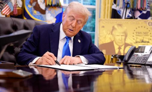 Trump says his plane faced ‘greater risk' in secret flight change