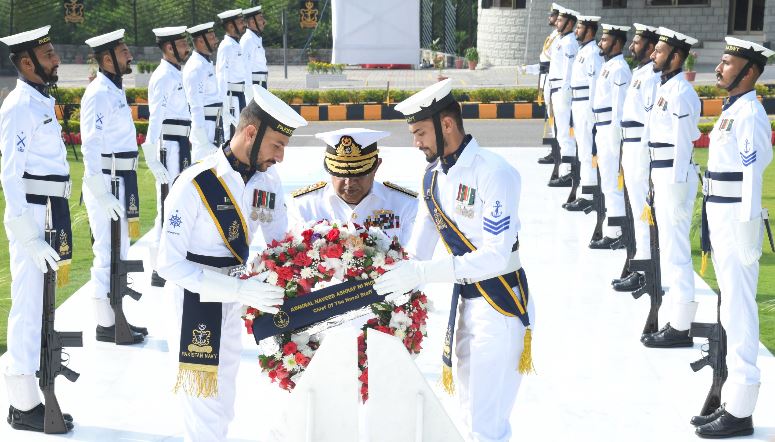Admiral Naveed Ashraf honors 1965 war heroes on Navy Day