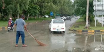CDA teams clear fallen trees, drain rainwater after Islamabad downpour