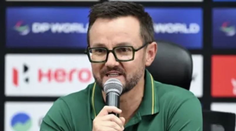 Hesson 'open' to full-time Test coaching role