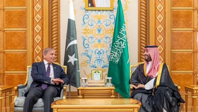 PM Shehbaz condemns Houthi attacks on Saudi Arabia in call with MBS
