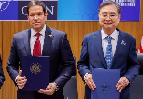 Seoul top diplomat off to US