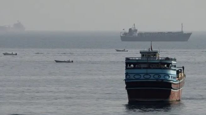 Iran ready to reopen Hormuz if US eases military pressure, lifts blockade: Senior official