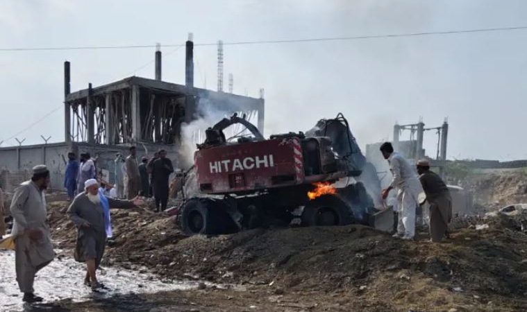 Suicide blast targeting DI Khan police checkpost claims 12 lives, injures 30