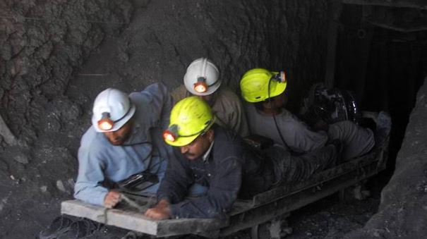 Coal mine collapses near Pastawana Top, trapping four workers inside