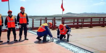 Russia, N.Korea open first road bridge across border