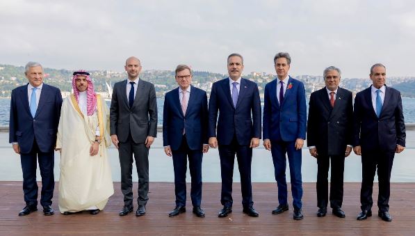 Dar joins R4 foreign ministers meeting in Istanbul