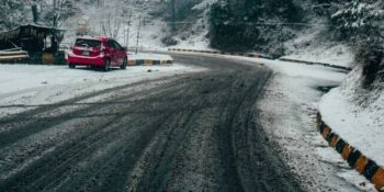 From mobile screens to snow: Digital tourism sparks new craze for Galiyat’s winter wonderland