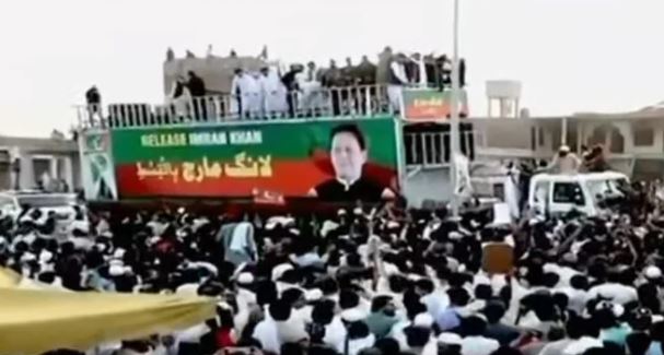 PTI begins Islamabad long march after talks breakdown