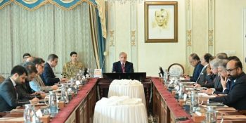 PM directs swift upgradation of ML-1, corporate-style reforms in Pakistan Railways