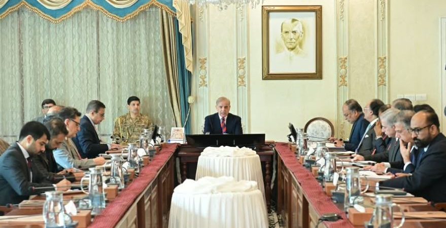 PM directs swift upgradation of ML-1, corporate-style reforms in Pakistan Railways